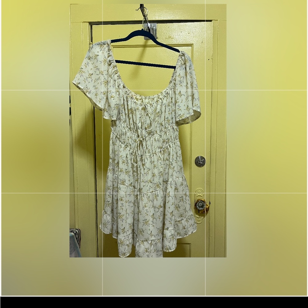 Chic Cream Floral Mini Dress